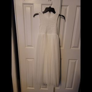2Bunnies White Lace A-Line Party Flower Girl Dress Size 6 (fits like 10)
